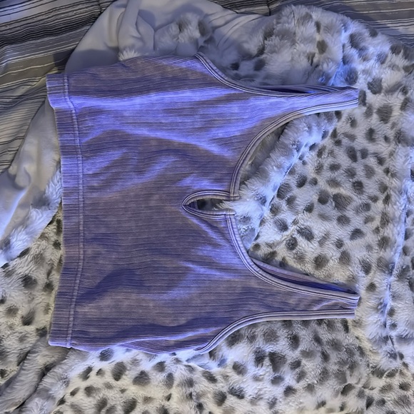 Crop top - Picture 2 of 4